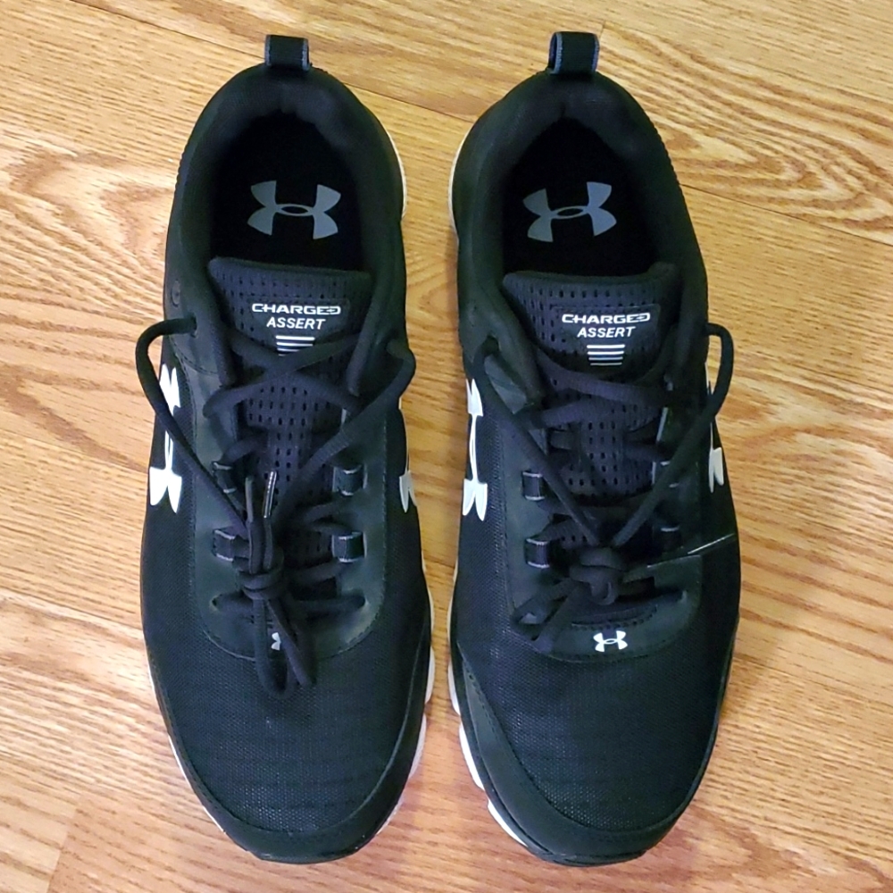 Men's UnderArmour Charged Assert Running Shoe